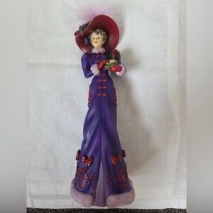 Thomas kinkade figurine. Holiday gathering lady 2008 red hat